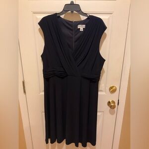 NorthStyle Classic Black Midi Dress